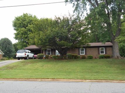 1135 Carolina Circle 32