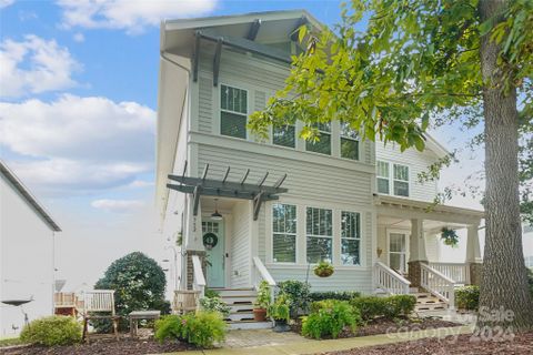 732 Waterscape Court