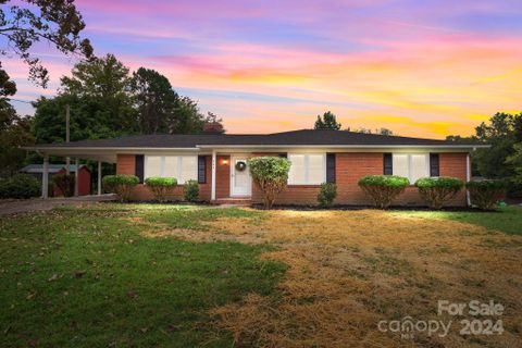 206 Briarcliff Drive sold home in Lakewood Hills, Lexington, NC