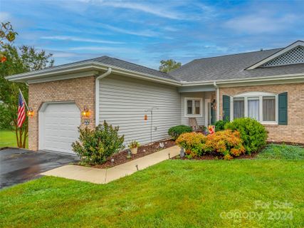 22 Country Meadows Lane sold home in Country Meadows, Hendersonville, NC