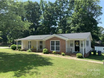 6707 Glenmoor Drive sold home in Little Rock Woods, Charlotte, NC