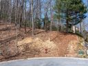 328 Carriage Crest Drive sold home in Hendersonville, SC
