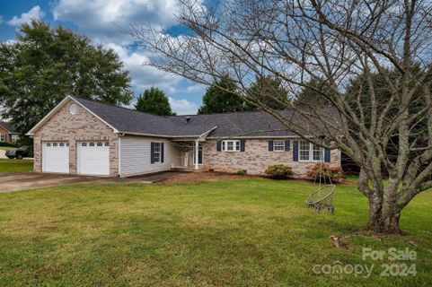 2707 24th Street Court sold home in Brookfield, Hickory, NC