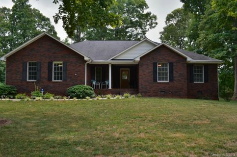 404 Seven Springs Loop