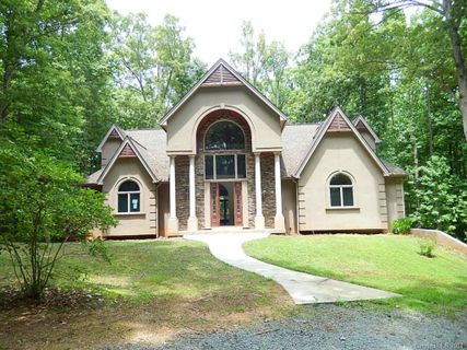 418 Raintree Drive