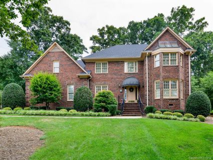 1013 Waterview Lane