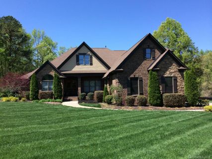 8215 Rolling Fields Road sold home in Plantation Falls Estates, Charlotte, NC
