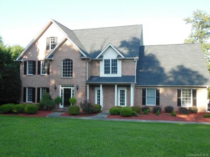 2832 Devonshire Court