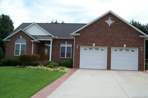1140 Creekside Drive