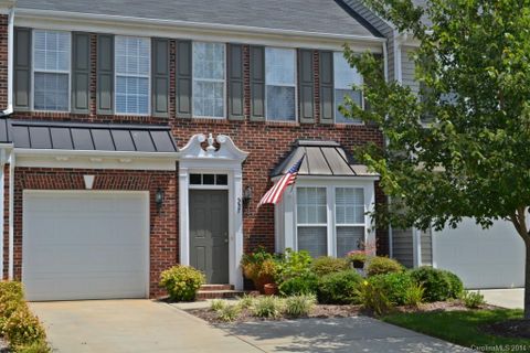 557 Pate Drive 132 sold home in Fairway Townhouses, Fort Mill, SC