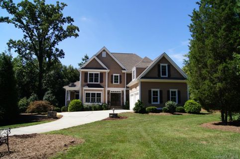Previously sold for $712,500
