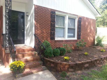 1258 Cheshire Avenue sold home in Bellehaven, Charlotte, NC