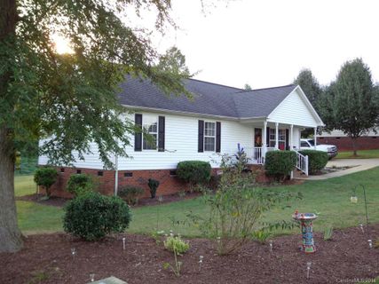 2915 Greenleaf Road
