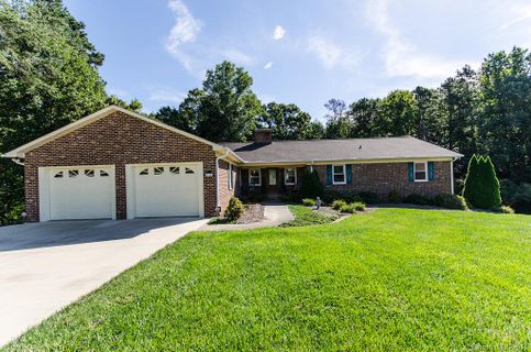 2705 Queens Drive