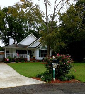 1261 Berryhill Court