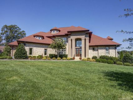 8904 Woodhall Lake Drive
