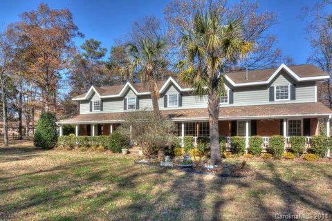 9619 Woodland Circle sold home in Forest Acres, Charlotte, NC