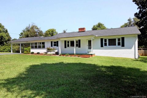 1819 N Barkley Road