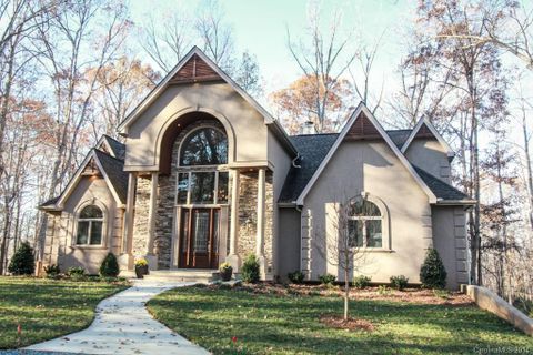 418 Raintree Drive