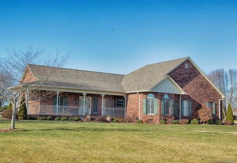 107 Dobbs Drive 9