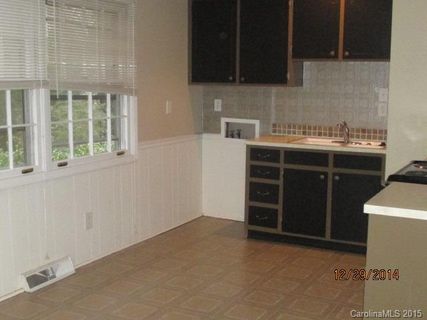 4816 Crestmont Drive sold home in Crestmont, Charlotte, NC