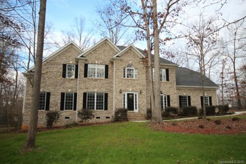 1525 Autumn Brook Lane sold home in The Hylands, York, SC