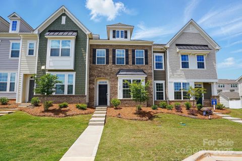 939 Cobbled Way