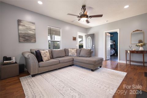 Previously sold for $246,900