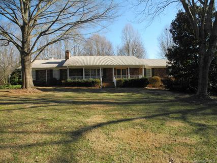 2482 Kings Grant Road 8 & 9