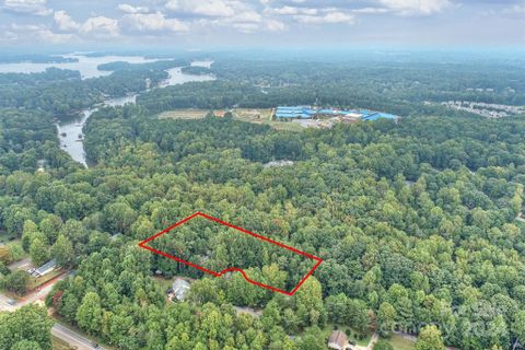 105 Ridgebrook Drive sold home in Brookridge Shores, Mooresville, NC