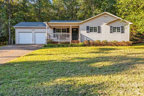1886 Red Berry Lane sold home in Strawberry Fields, Conover, NC