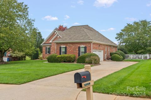 133 Fox Den Circle