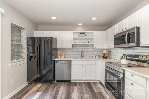 5645 Kimmerly Woods Drive 2206 sold home in Kimmerly Woods, Charlotte, NC