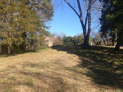 527 Meadowbrook Road sold home in Wendover Hills, Charlotte, NC