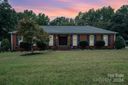 6121 Lake Forest Road sold home in Charlotte, SC