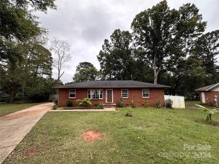 8707 Farmwood Court sold home in Cherokee Forest, Charlotte, NC