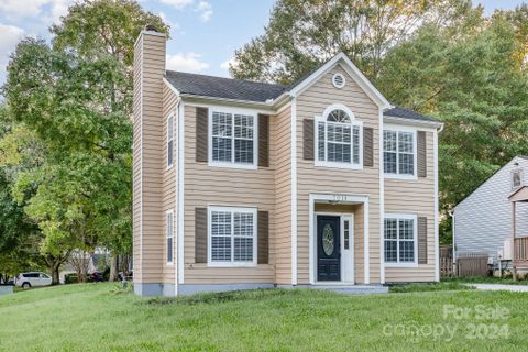 7014 Hunters Glen Drive sold home in Running Deer, Charlotte, NC