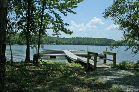 3001 Applewood Point