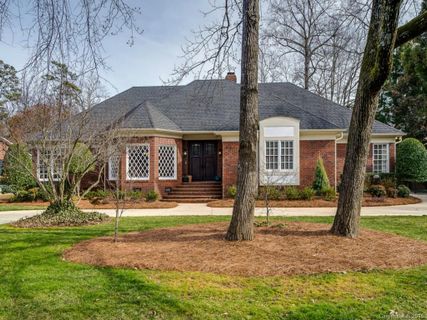 935 Greentree Drive