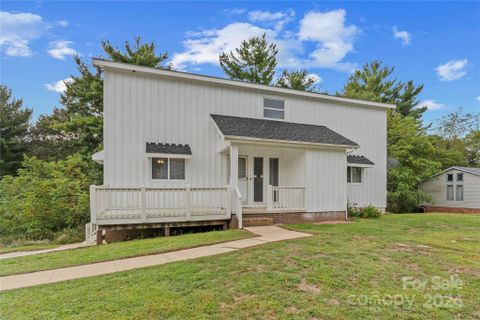 163 Forsythia Lane sold home in Oak Park, Clyde, NC
