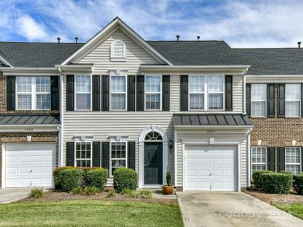 4047 Holly Villa Circle