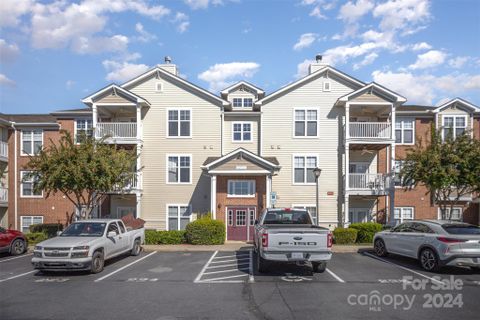 11273 Hyde Pointe Court