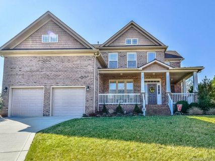 116 Avaclaire Way