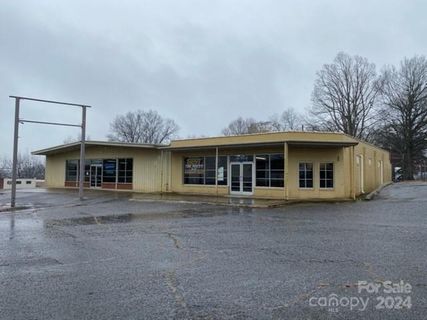 1809 W Front Street