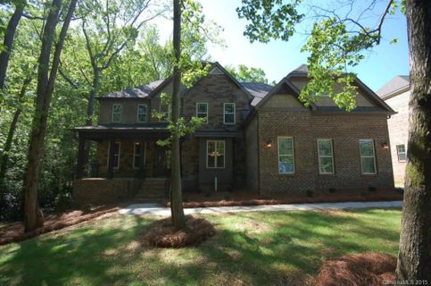3725 Lakeside Drive