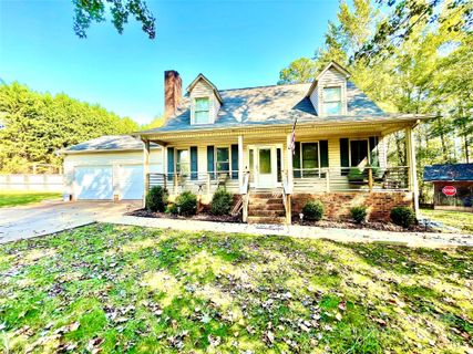 111 Hemingway Drive sold home in Spencer Woods, Dallas, NC