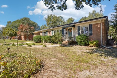 1026 Holly Drive sold home in Fern Forest, Gastonia, NC