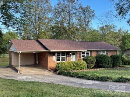 1292 Oak Hill Drive sold home in Hidden Valley, Morganton, NC