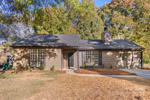 5829 Old Meadow Road sold home in Eastwoods, Charlotte, NC