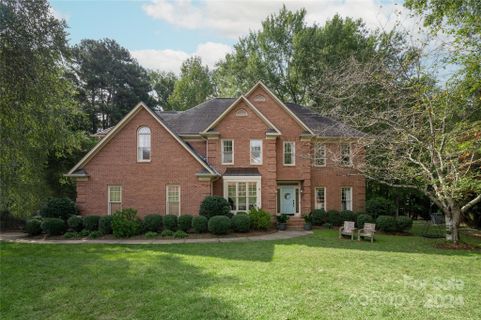 10301 Oak Pond Circle